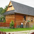 Mycie drewnianego domu. ( Foto z archiwum )