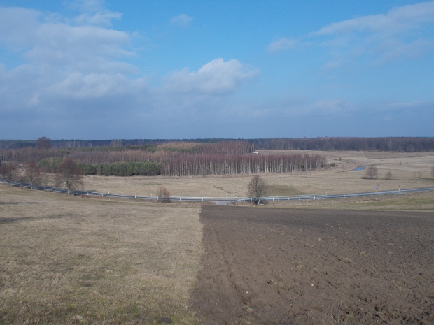 Poniżej szlaku GV droga wojewódzka Węgorzewo-Gołdap