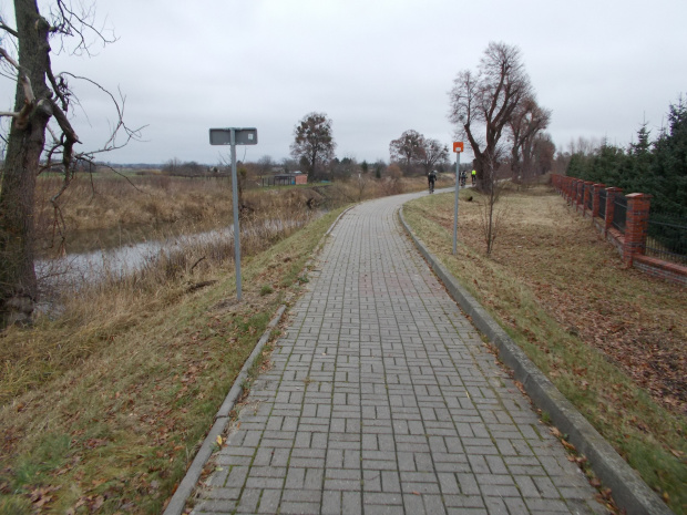 Braniewo-szlak prowadzi starą ścieżką wzdłuż Pasłęki